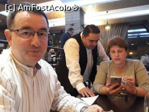 [P17] Sărbătoritul @gabipuf, Mihai șeful de sală și @roth » foto by diana2015
 - 
<span class="allrVoted glyphicon glyphicon-heart hidden" id="av1035773"></span>
<a class="m-l-10 hidden" id="sv1035773" onclick="voting_Foto_DelVot(,1035773,4083)" role="button">șterge vot <span class="glyphicon glyphicon-remove"></span></a>
<a id="v91035773" class=" c-red"  onclick="voting_Foto_SetVot(1035773)" role="button"><span class="glyphicon glyphicon-heart-empty"></span> <b>LIKE</b> = Votează poza</a> <img class="hidden"  id="f1035773W9" src="/imagini/loader.gif" border="0" /><span class="AjErrMes hidden" id="e1035773ErM"></span>