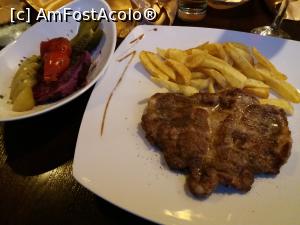 [P09] Altă ceafă cu cartofi și salată de murături » foto by diana2015
 - 
<span class="allrVoted glyphicon glyphicon-heart hidden" id="av1035765"></span>
<a class="m-l-10 hidden" id="sv1035765" onclick="voting_Foto_DelVot(,1035765,4083)" role="button">șterge vot <span class="glyphicon glyphicon-remove"></span></a>
<a id="v91035765" class=" c-red"  onclick="voting_Foto_SetVot(1035765)" role="button"><span class="glyphicon glyphicon-heart-empty"></span> <b>LIKE</b> = Votează poza</a> <img class="hidden"  id="f1035765W9" src="/imagini/loader.gif" border="0" /><span class="AjErrMes hidden" id="e1035765ErM"></span>