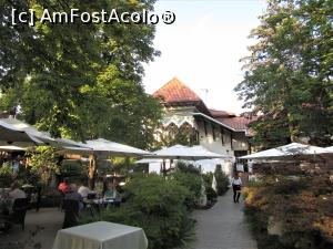 [P14] Grădina restaurantului şi clădirea » foto by Michi
 - 
<span class="allrVoted glyphicon glyphicon-heart hidden" id="av1313422"></span>
<a class="m-l-10 hidden" id="sv1313422" onclick="voting_Foto_DelVot(,1313422,4083)" role="button">șterge vot <span class="glyphicon glyphicon-remove"></span></a>
<a id="v91313422" class=" c-red"  onclick="voting_Foto_SetVot(1313422)" role="button"><span class="glyphicon glyphicon-heart-empty"></span> <b>LIKE</b> = Votează poza</a> <img class="hidden"  id="f1313422W9" src="/imagini/loader.gif" border="0" /><span class="AjErrMes hidden" id="e1313422ErM"></span>