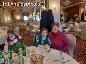 [P11] Eu cu foste colege de serviciu » foto by Michi
 - 
<span class="allrVoted glyphicon glyphicon-heart hidden" id="av1417995"></span>
<a class="m-l-10 hidden" id="sv1417995" onclick="voting_Foto_DelVot(,1417995,4083)" role="button">șterge vot <span class="glyphicon glyphicon-remove"></span></a>
<a id="v91417995" class=" c-red"  onclick="voting_Foto_SetVot(1417995)" role="button"><span class="glyphicon glyphicon-heart-empty"></span> <b>LIKE</b> = Votează poza</a> <img class="hidden"  id="f1417995W9" src="/imagini/loader.gif" border="0" /><span class="AjErrMes hidden" id="e1417995ErM"></span>