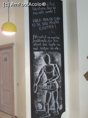 [P10] Spre toaletă - Grivița Pub & Grill.  » foto by tata123 🔱
 - 
<span class="allrVoted glyphicon glyphicon-heart hidden" id="av775883"></span>
<a class="m-l-10 hidden" id="sv775883" onclick="voting_Foto_DelVot(,775883,4083)" role="button">șterge vot <span class="glyphicon glyphicon-remove"></span></a>
<a id="v9775883" class=" c-red"  onclick="voting_Foto_SetVot(775883)" role="button"><span class="glyphicon glyphicon-heart-empty"></span> <b>LIKE</b> = Votează poza</a> <img class="hidden"  id="f775883W9" src="/imagini/loader.gif" border="0" /><span class="AjErrMes hidden" id="e775883ErM"></span>