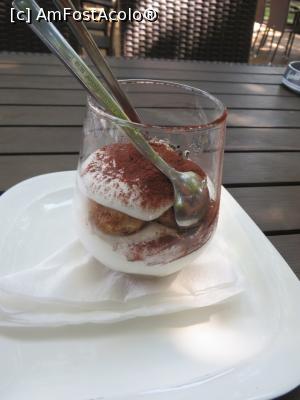 [P06] Un tiramisu la Oasis Lounge.  » foto by tata123 🔱
 - 
<span class="allrVoted glyphicon glyphicon-heart hidden" id="av980135"></span>
<a class="m-l-10 hidden" id="sv980135" onclick="voting_Foto_DelVot(,980135,4083)" role="button">șterge vot <span class="glyphicon glyphicon-remove"></span></a>
<a id="v9980135" class=" c-red"  onclick="voting_Foto_SetVot(980135)" role="button"><span class="glyphicon glyphicon-heart-empty"></span> <b>LIKE</b> = Votează poza</a> <img class="hidden"  id="f980135W9" src="/imagini/loader.gif" border="0" /><span class="AjErrMes hidden" id="e980135ErM"></span>