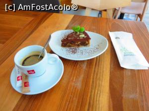 [P13] O gustare între cărți - Bistro Carusel.  » foto by tata123 🔱
 - 
<span class="allrVoted glyphicon glyphicon-heart hidden" id="av1016857"></span>
<a class="m-l-10 hidden" id="sv1016857" onclick="voting_Foto_DelVot(,1016857,4083)" role="button">șterge vot <span class="glyphicon glyphicon-remove"></span></a>
<a id="v91016857" class=" c-red"  onclick="voting_Foto_SetVot(1016857)" role="button"><span class="glyphicon glyphicon-heart-empty"></span> <b>LIKE</b> = Votează poza</a> <img class="hidden"  id="f1016857W9" src="/imagini/loader.gif" border="0" /><span class="AjErrMes hidden" id="e1016857ErM"></span>