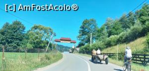 [P38] Intrarea în satul Moldovița văzută din mocănița Huțulca » foto by Carmen Ion
 - 
<span class="allrVoted glyphicon glyphicon-heart hidden" id="av1381567"></span>
<a class="m-l-10 hidden" id="sv1381567" onclick="voting_Foto_DelVot(,1381567,4091)" role="button">șterge vot <span class="glyphicon glyphicon-remove"></span></a>
<a id="v91381567" class=" c-red"  onclick="voting_Foto_SetVot(1381567)" role="button"><span class="glyphicon glyphicon-heart-empty"></span> <b>LIKE</b> = Votează poza</a> <img class="hidden"  id="f1381567W9" src="/imagini/loader.gif" border="0" /><span class="AjErrMes hidden" id="e1381567ErM"></span>