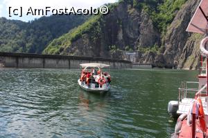 [P24] Lacul Vidraru, vaporașul a plecat fără noi... » foto by mprofeanu
 - 
<span class="allrVoted glyphicon glyphicon-heart hidden" id="av1171548"></span>
<a class="m-l-10 hidden" id="sv1171548" onclick="voting_Foto_DelVot(,1171548,4095)" role="button">șterge vot <span class="glyphicon glyphicon-remove"></span></a>
<a id="v91171548" class=" c-red"  onclick="voting_Foto_SetVot(1171548)" role="button"><span class="glyphicon glyphicon-heart-empty"></span> <b>LIKE</b> = Votează poza</a> <img class="hidden"  id="f1171548W9" src="/imagini/loader.gif" border="0" /><span class="AjErrMes hidden" id="e1171548ErM"></span>