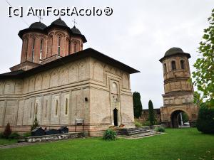[P05] Biserica Mânăstirii Brebu și turnul de intrare » foto by crismis
 - 
<span class="allrVoted glyphicon glyphicon-heart hidden" id="av1213347"></span>
<a class="m-l-10 hidden" id="sv1213347" onclick="voting_Foto_DelVot(,1213347,4099)" role="button">șterge vot <span class="glyphicon glyphicon-remove"></span></a>
<a id="v91213347" class=" c-red"  onclick="voting_Foto_SetVot(1213347)" role="button"><span class="glyphicon glyphicon-heart-empty"></span> <b>LIKE</b> = Votează poza</a> <img class="hidden"  id="f1213347W9" src="/imagini/loader.gif" border="0" /><span class="AjErrMes hidden" id="e1213347ErM"></span>
