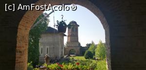 [P12] Biserica și Turnul Clopotniță, vedere de la muzeu. » foto by Aurici
 - 
<span class="allrVoted glyphicon glyphicon-heart hidden" id="av1170781"></span>
<a class="m-l-10 hidden" id="sv1170781" onclick="voting_Foto_DelVot(,1170781,4099)" role="button">șterge vot <span class="glyphicon glyphicon-remove"></span></a>
<a id="v91170781" class=" c-red"  onclick="voting_Foto_SetVot(1170781)" role="button"><span class="glyphicon glyphicon-heart-empty"></span> <b>LIKE</b> = Votează poza</a> <img class="hidden"  id="f1170781W9" src="/imagini/loader.gif" border="0" /><span class="AjErrMes hidden" id="e1170781ErM"></span>