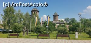 [P25] <strong>Complexul architectural medieval de la Brebu, vedere din fața Primăriei.</strong> » foto by Aurici
 - 
<span class="allrVoted glyphicon glyphicon-heart hidden" id="av1170794"></span>
<a class="m-l-10 hidden" id="sv1170794" onclick="voting_Foto_DelVot(,1170794,4099)" role="button">șterge vot <span class="glyphicon glyphicon-remove"></span></a>
<a id="v91170794" class=" c-red"  onclick="voting_Foto_SetVot(1170794)" role="button"><span class="glyphicon glyphicon-heart-empty"></span> <b>LIKE</b> = Votează poza</a> <img class="hidden"  id="f1170794W9" src="/imagini/loader.gif" border="0" /><span class="AjErrMes hidden" id="e1170794ErM"></span>