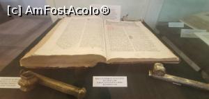[P07] Expoziția permanentă, Biblia de la 1688. » foto by Aurici
 - 
<span class="allrVoted glyphicon glyphicon-heart hidden" id="av1170776"></span>
<a class="m-l-10 hidden" id="sv1170776" onclick="voting_Foto_DelVot(,1170776,4099)" role="button">șterge vot <span class="glyphicon glyphicon-remove"></span></a>
<a id="v91170776" class=" c-red"  onclick="voting_Foto_SetVot(1170776)" role="button"><span class="glyphicon glyphicon-heart-empty"></span> <b>LIKE</b> = Votează poza</a> <img class="hidden"  id="f1170776W9" src="/imagini/loader.gif" border="0" /><span class="AjErrMes hidden" id="e1170776ErM"></span>