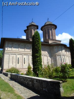 [P11] Complexul arhitectural de la Brebu - biserica » foto by Carmen Ion
 - 
<span class="allrVoted glyphicon glyphicon-heart hidden" id="av1173982"></span>
<a class="m-l-10 hidden" id="sv1173982" onclick="voting_Foto_DelVot(,1173982,4099)" role="button">șterge vot <span class="glyphicon glyphicon-remove"></span></a>
<a id="v91173982" class=" c-red"  onclick="voting_Foto_SetVot(1173982)" role="button"><span class="glyphicon glyphicon-heart-empty"></span> <b>LIKE</b> = Votează poza</a> <img class="hidden"  id="f1173982W9" src="/imagini/loader.gif" border="0" /><span class="AjErrMes hidden" id="e1173982ErM"></span>