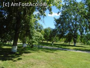 [P29] Complexul arhitectural de la Brebu - parcul » foto by Carmen Ion
 - 
<span class="allrVoted glyphicon glyphicon-heart hidden" id="av1174000"></span>
<a class="m-l-10 hidden" id="sv1174000" onclick="voting_Foto_DelVot(,1174000,4099)" role="button">șterge vot <span class="glyphicon glyphicon-remove"></span></a>
<a id="v91174000" class=" c-red"  onclick="voting_Foto_SetVot(1174000)" role="button"><span class="glyphicon glyphicon-heart-empty"></span> <b>LIKE</b> = Votează poza</a> <img class="hidden"  id="f1174000W9" src="/imagini/loader.gif" border="0" /><span class="AjErrMes hidden" id="e1174000ErM"></span>