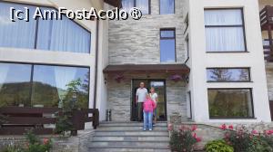[P11] Tot turiști pozând în fața pensiunii » foto by Mitica49
 - 
<span class="allrVoted glyphicon glyphicon-heart hidden" id="av1414724"></span>
<a class="m-l-10 hidden" id="sv1414724" onclick="voting_Foto_DelVot(,1414724,4103)" role="button">șterge vot <span class="glyphicon glyphicon-remove"></span></a>
<a id="v91414724" class=" c-red"  onclick="voting_Foto_SetVot(1414724)" role="button"><span class="glyphicon glyphicon-heart-empty"></span> <b>LIKE</b> = Votează poza</a> <img class="hidden"  id="f1414724W9" src="/imagini/loader.gif" border="0" /><span class="AjErrMes hidden" id="e1414724ErM"></span>