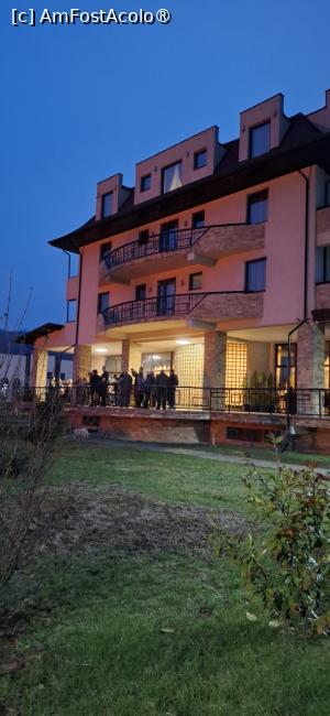 [P25] Gura Humorului - Hotel Restaurant 'Club Bucovina'. Privind spre focul de tabără. » foto by iulianic
 - 
<span class="allrVoted glyphicon glyphicon-heart hidden" id="av1479666"></span>
<a class="m-l-10 hidden" id="sv1479666" onclick="voting_Foto_DelVot(,1479666,4108)" role="button">șterge vot <span class="glyphicon glyphicon-remove"></span></a>
<a id="v91479666" class=" c-red"  onclick="voting_Foto_SetVot(1479666)" role="button"><span class="glyphicon glyphicon-heart-empty"></span> <b>LIKE</b> = Votează poza</a> <img class="hidden"  id="f1479666W9" src="/imagini/loader.gif" border="0" /><span class="AjErrMes hidden" id="e1479666ErM"></span>