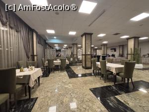 [P19] Restaurantul » foto by AZE
 - 
<span class="allrVoted glyphicon glyphicon-heart hidden" id="av1478274"></span>
<a class="m-l-10 hidden" id="sv1478274" onclick="voting_Foto_DelVot(,1478274,4108)" role="button">șterge vot <span class="glyphicon glyphicon-remove"></span></a>
<a id="v91478274" class=" c-red"  onclick="voting_Foto_SetVot(1478274)" role="button"><span class="glyphicon glyphicon-heart-empty"></span> <b>LIKE</b> = Votează poza</a> <img class="hidden"  id="f1478274W9" src="/imagini/loader.gif" border="0" /><span class="AjErrMes hidden" id="e1478274ErM"></span>