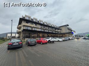 [P03] Club Bucovina Hotel,exterior,parcarea este mare » foto by AZE
 - 
<span class="allrVoted glyphicon glyphicon-heart hidden" id="av1478258"></span>
<a class="m-l-10 hidden" id="sv1478258" onclick="voting_Foto_DelVot(,1478258,4108)" role="button">șterge vot <span class="glyphicon glyphicon-remove"></span></a>
<a id="v91478258" class=" c-red"  onclick="voting_Foto_SetVot(1478258)" role="button"><span class="glyphicon glyphicon-heart-empty"></span> <b>LIKE</b> = Votează poza</a> <img class="hidden"  id="f1478258W9" src="/imagini/loader.gif" border="0" /><span class="AjErrMes hidden" id="e1478258ErM"></span>