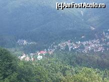 [P12] Castelul Peles vazut din telegondola » foto by geta10
 - 
<span class="allrVoted glyphicon glyphicon-heart hidden" id="av346850"></span>
<a class="m-l-10 hidden" id="sv346850" onclick="voting_Foto_DelVot(,346850,4117)" role="button">șterge vot <span class="glyphicon glyphicon-remove"></span></a>
<a id="v9346850" class=" c-red"  onclick="voting_Foto_SetVot(346850)" role="button"><span class="glyphicon glyphicon-heart-empty"></span> <b>LIKE</b> = Votează poza</a> <img class="hidden"  id="f346850W9" src="/imagini/loader.gif" border="0" /><span class="AjErrMes hidden" id="e346850ErM"></span>