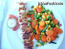 [P24] Pensiunea Popasul Haiducilor - restaurantul pensiunii, frigaruia de pui cu legume inabusite » foto by magdalena
 - 
<span class="allrVoted glyphicon glyphicon-heart hidden" id="av270566"></span>
<a class="m-l-10 hidden" id="sv270566" onclick="voting_Foto_DelVot(,270566,4117)" role="button">șterge vot <span class="glyphicon glyphicon-remove"></span></a>
<a id="v9270566" class=" c-red"  onclick="voting_Foto_SetVot(270566)" role="button"><span class="glyphicon glyphicon-heart-empty"></span> <b>LIKE</b> = Votează poza</a> <img class="hidden"  id="f270566W9" src="/imagini/loader.gif" border="0" /><span class="AjErrMes hidden" id="e270566ErM"></span>