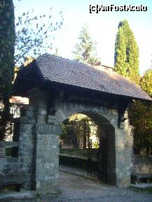 [P32] Sinaia, Hotelul Economat, aflat la 10 minute de mers pe jos de pensiunea Popasul Haiducilor » foto by magdalena
 - 
<span class="allrVoted glyphicon glyphicon-heart hidden" id="av270640"></span>
<a class="m-l-10 hidden" id="sv270640" onclick="voting_Foto_DelVot(,270640,4117)" role="button">șterge vot <span class="glyphicon glyphicon-remove"></span></a>
<a id="v9270640" class=" c-red"  onclick="voting_Foto_SetVot(270640)" role="button"><span class="glyphicon glyphicon-heart-empty"></span> <b>LIKE</b> = Votează poza</a> <img class="hidden"  id="f270640W9" src="/imagini/loader.gif" border="0" /><span class="AjErrMes hidden" id="e270640ErM"></span>