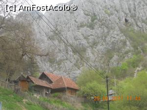 [P09] pe aici se intră în peşteră » foto by zlatna
 - 
<span class="allrVoted glyphicon glyphicon-heart hidden" id="av855807"></span>
<a class="m-l-10 hidden" id="sv855807" onclick="voting_Foto_DelVot(,855807,4139)" role="button">șterge vot <span class="glyphicon glyphicon-remove"></span></a>
<a id="v9855807" class=" c-red"  onclick="voting_Foto_SetVot(855807)" role="button"><span class="glyphicon glyphicon-heart-empty"></span> <b>LIKE</b> = Votează poza</a> <img class="hidden"  id="f855807W9" src="/imagini/loader.gif" border="0" /><span class="AjErrMes hidden" id="e855807ErM"></span>