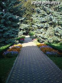 [P22] Gradina botanica din Cluj-Napoca - alea din fata serelor » foto by danoradea
 - 
<span class="allrVoted glyphicon glyphicon-heart hidden" id="av33378"></span>
<a class="m-l-10 hidden" id="sv33378" onclick="voting_Foto_DelVot(,33378,4148)" role="button">șterge vot <span class="glyphicon glyphicon-remove"></span></a>
<a id="v933378" class=" c-red"  onclick="voting_Foto_SetVot(33378)" role="button"><span class="glyphicon glyphicon-heart-empty"></span> <b>LIKE</b> = Votează poza</a> <img class="hidden"  id="f33378W9" src="/imagini/loader.gif" border="0" /><span class="AjErrMes hidden" id="e33378ErM"></span>
