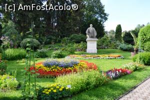 [P04] Bustul fondatorului grădinii botanice Alexandru Borza » foto by AZE
 - 
<span class="allrVoted glyphicon glyphicon-heart hidden" id="av1008863"></span>
<a class="m-l-10 hidden" id="sv1008863" onclick="voting_Foto_DelVot(,1008863,4148)" role="button">șterge vot <span class="glyphicon glyphicon-remove"></span></a>
<a id="v91008863" class=" c-red"  onclick="voting_Foto_SetVot(1008863)" role="button"><span class="glyphicon glyphicon-heart-empty"></span> <b>LIKE</b> = Votează poza</a> <img class="hidden"  id="f1008863W9" src="/imagini/loader.gif" border="0" /><span class="AjErrMes hidden" id="e1008863ErM"></span>