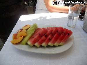 [P11] asta este felul de prezentare al desertului-contine 3 tipuri de fructe bine aranjate... piersici, pepene galben si rosu un adevarat joc de culori care iti iau ochii!  » foto by mihaiela
 - 
<span class="allrVoted glyphicon glyphicon-heart hidden" id="av544277"></span>
<a class="m-l-10 hidden" id="sv544277" onclick="voting_Foto_DelVot(,544277,4160)" role="button">șterge vot <span class="glyphicon glyphicon-remove"></span></a>
<a id="v9544277" class=" c-red"  onclick="voting_Foto_SetVot(544277)" role="button"><span class="glyphicon glyphicon-heart-empty"></span> <b>LIKE</b> = Votează poza</a> <img class="hidden"  id="f544277W9" src="/imagini/loader.gif" border="0" /><span class="AjErrMes hidden" id="e544277ErM"></span>