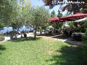 [P16] este privelistea care apare in dreapta intrarii in taverna! sunt mese asezate si sus in dreapta, dar in stinga privelistea este incintatoare-apare marea!  » foto by mihaiela
 - 
<span class="allrVoted glyphicon glyphicon-heart hidden" id="av544286"></span>
<a class="m-l-10 hidden" id="sv544286" onclick="voting_Foto_DelVot(,544286,4160)" role="button">șterge vot <span class="glyphicon glyphicon-remove"></span></a>
<a id="v9544286" class=" c-red"  onclick="voting_Foto_SetVot(544286)" role="button"><span class="glyphicon glyphicon-heart-empty"></span> <b>LIKE</b> = Votează poza</a> <img class="hidden"  id="f544286W9" src="/imagini/loader.gif" border="0" /><span class="AjErrMes hidden" id="e544286ErM"></span>