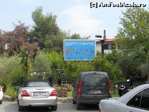 [P30] asa arata intrarea in taverna si parcarea din fata! in fundal se vede si locul de joaca ptr cei mici. un loc plin cu multa verdeata si mult bun gust!  » foto by mihaiela
 - 
<span class="allrVoted glyphicon glyphicon-heart hidden" id="av544355"></span>
<a class="m-l-10 hidden" id="sv544355" onclick="voting_Foto_DelVot(,544355,4160)" role="button">șterge vot <span class="glyphicon glyphicon-remove"></span></a>
<a id="v9544355" class=" c-red"  onclick="voting_Foto_SetVot(544355)" role="button"><span class="glyphicon glyphicon-heart-empty"></span> <b>LIKE</b> = Votează poza</a> <img class="hidden"  id="f544355W9" src="/imagini/loader.gif" border="0" /><span class="AjErrMes hidden" id="e544355ErM"></span>