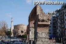 [P05] arcul lui galerius si rotonda » foto by mariana
 - 
<span class="allrVoted glyphicon glyphicon-heart hidden" id="av38693"></span>
<a class="m-l-10 hidden" id="sv38693" onclick="voting_Foto_DelVot(,38693,4165)" role="button">șterge vot <span class="glyphicon glyphicon-remove"></span></a>
<a id="v938693" class=" c-red"  onclick="voting_Foto_SetVot(38693)" role="button"><span class="glyphicon glyphicon-heart-empty"></span> <b>LIKE</b> = Votează poza</a> <img class="hidden"  id="f38693W9" src="/imagini/loader.gif" border="0" /><span class="AjErrMes hidden" id="e38693ErM"></span>