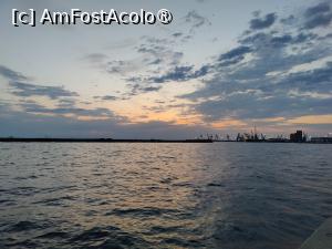 [P04] Apus de soare pe mare la Salonic (și macaralele portului industrial pe linia orizontului) » foto by crismis
 - 
<span class="allrVoted glyphicon glyphicon-heart hidden" id="av1417524"></span>
<a class="m-l-10 hidden" id="sv1417524" onclick="voting_Foto_DelVot(,1417524,4165)" role="button">șterge vot <span class="glyphicon glyphicon-remove"></span></a>
<a id="v91417524" class=" c-red"  onclick="voting_Foto_SetVot(1417524)" role="button"><span class="glyphicon glyphicon-heart-empty"></span> <b>LIKE</b> = Votează poza</a> <img class="hidden"  id="f1417524W9" src="/imagini/loader.gif" border="0" /><span class="AjErrMes hidden" id="e1417524ErM"></span>