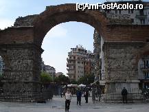 [P13] Salonic - Arcul lui Galeriu » foto by Diaura*
 - 
<span class="allrVoted glyphicon glyphicon-heart hidden" id="av30667"></span>
<a class="m-l-10 hidden" id="sv30667" onclick="voting_Foto_DelVot(,30667,4165)" role="button">șterge vot <span class="glyphicon glyphicon-remove"></span></a>
<a id="v930667" class=" c-red"  onclick="voting_Foto_SetVot(30667)" role="button"><span class="glyphicon glyphicon-heart-empty"></span> <b>LIKE</b> = Votează poza</a> <img class="hidden"  id="f30667W9" src="/imagini/loader.gif" border="0" /><span class="AjErrMes hidden" id="e30667ErM"></span>