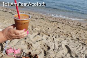 [P04] Un frappe pe plaja din Peraia » foto by Carmen Ion
 - 
<span class="allrVoted glyphicon glyphicon-heart hidden" id="av1381347"></span>
<a class="m-l-10 hidden" id="sv1381347" onclick="voting_Foto_DelVot(,1381347,4165)" role="button">șterge vot <span class="glyphicon glyphicon-remove"></span></a>
<a id="v91381347" class=" c-red"  onclick="voting_Foto_SetVot(1381347)" role="button"><span class="glyphicon glyphicon-heart-empty"></span> <b>LIKE</b> = Votează poza</a> <img class="hidden"  id="f1381347W9" src="/imagini/loader.gif" border="0" /><span class="AjErrMes hidden" id="e1381347ErM"></span>