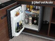 [P07] Si mini-barul ticsit de toate bunataturile, de la cele mai mici sticlute de wisky pana la sampanie » foto by dananecula*
 - 
<span class="allrVoted glyphicon glyphicon-heart hidden" id="av121651"></span>
<a class="m-l-10 hidden" id="sv121651" onclick="voting_Foto_DelVot(,121651,4171)" role="button">șterge vot <span class="glyphicon glyphicon-remove"></span></a>
<a id="v9121651" class=" c-red"  onclick="voting_Foto_SetVot(121651)" role="button"><span class="glyphicon glyphicon-heart-empty"></span> <b>LIKE</b> = Votează poza</a> <img class="hidden"  id="f121651W9" src="/imagini/loader.gif" border="0" /><span class="AjErrMes hidden" id="e121651ErM"></span>