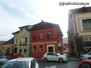 [P09] Casa caramizie, este pe str. H. Oberth nr. 9, construita intre 1700-1775, modificata intre 1800-1825, stil baroc. Aici a fost restaurantul 'Heimat'. Peste drum, este Casa Wultscher » foto by kikiritzi
 - 
<span class="allrVoted glyphicon glyphicon-heart hidden" id="av656307"></span>
<a class="m-l-10 hidden" id="sv656307" onclick="voting_Foto_DelVot(,656307,4175)" role="button">șterge vot <span class="glyphicon glyphicon-remove"></span></a>
<a id="v9656307" class=" c-red"  onclick="voting_Foto_SetVot(656307)" role="button"><span class="glyphicon glyphicon-heart-empty"></span> <b>LIKE</b> = Votează poza</a> <img class="hidden"  id="f656307W9" src="/imagini/loader.gif" border="0" /><span class="AjErrMes hidden" id="e656307ErM"></span>