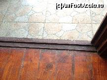 [P07] Aici iesirea catre terasa plina de un munte de nisip...probabil vinovat pentru aceasta mizerie din camera:-) » foto by nila moromete
 - 
<span class="allrVoted glyphicon glyphicon-heart hidden" id="av325874"></span>
<a class="m-l-10 hidden" id="sv325874" onclick="voting_Foto_DelVot(,325874,4175)" role="button">șterge vot <span class="glyphicon glyphicon-remove"></span></a>
<a id="v9325874" class=" c-red"  onclick="voting_Foto_SetVot(325874)" role="button"><span class="glyphicon glyphicon-heart-empty"></span> <b>LIKE</b> = Votează poza</a> <img class="hidden"  id="f325874W9" src="/imagini/loader.gif" border="0" /><span class="AjErrMes hidden" id="e325874ErM"></span>