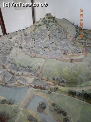 [P16] Sighisoara, macheta cetatii din Muzeul de Istorie.  » foto by Diaura*
 - 
<span class="allrVoted glyphicon glyphicon-heart hidden" id="av1065261"></span>
<a class="m-l-10 hidden" id="sv1065261" onclick="voting_Foto_DelVot(,1065261,4175)" role="button">șterge vot <span class="glyphicon glyphicon-remove"></span></a>
<a id="v91065261" class=" c-red"  onclick="voting_Foto_SetVot(1065261)" role="button"><span class="glyphicon glyphicon-heart-empty"></span> <b>LIKE</b> = Votează poza</a> <img class="hidden"  id="f1065261W9" src="/imagini/loader.gif" border="0" /><span class="AjErrMes hidden" id="e1065261ErM"></span>