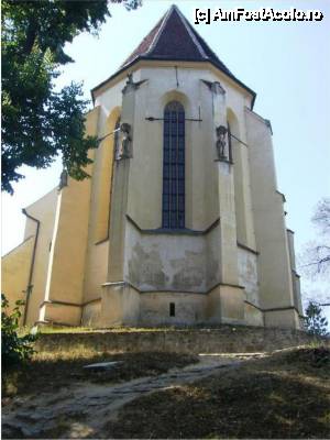 [P31] Biserica de lângă şcoala din deal » foto by iccata
 - 
<span class="allrVoted glyphicon glyphicon-heart hidden" id="av453744"></span>
<a class="m-l-10 hidden" id="sv453744" onclick="voting_Foto_DelVot(,453744,4175)" role="button">șterge vot <span class="glyphicon glyphicon-remove"></span></a>
<a id="v9453744" class=" c-red"  onclick="voting_Foto_SetVot(453744)" role="button"><span class="glyphicon glyphicon-heart-empty"></span> <b>LIKE</b> = Votează poza</a> <img class="hidden"  id="f453744W9" src="/imagini/loader.gif" border="0" /><span class="AjErrMes hidden" id="e453744ErM"></span>