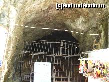 [P16] intrarea in pestera... vedeti si nelipsitele tarabe de suverinuri » foto by alinush_geo
 - 
<span class="allrVoted glyphicon glyphicon-heart hidden" id="av39812"></span>
<a class="m-l-10 hidden" id="sv39812" onclick="voting_Foto_DelVot(,39812,4190)" role="button">șterge vot <span class="glyphicon glyphicon-remove"></span></a>
<a id="v939812" class=" c-red"  onclick="voting_Foto_SetVot(39812)" role="button"><span class="glyphicon glyphicon-heart-empty"></span> <b>LIKE</b> = Votează poza</a> <img class="hidden"  id="f39812W9" src="/imagini/loader.gif" border="0" /><span class="AjErrMes hidden" id="e39812ErM"></span>