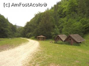 [P14] Fostele căsuțe de camping de la Brustureț. » foto by tata123 🔱
 - 
<span class="allrVoted glyphicon glyphicon-heart hidden" id="av1308952"></span>
<a class="m-l-10 hidden" id="sv1308952" onclick="voting_Foto_DelVot(,1308952,4190)" role="button">șterge vot <span class="glyphicon glyphicon-remove"></span></a>
<a id="v91308952" class=" c-red"  onclick="voting_Foto_SetVot(1308952)" role="button"><span class="glyphicon glyphicon-heart-empty"></span> <b>LIKE</b> = Votează poza</a> <img class="hidden"  id="f1308952W9" src="/imagini/loader.gif" border="0" /><span class="AjErrMes hidden" id="e1308952ErM"></span>