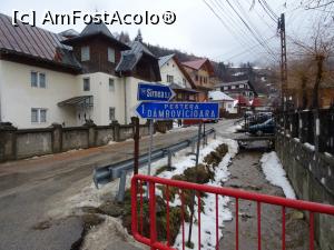 [P09] Intersecția și indicatorul către Șirnea.  » foto by tata123 🔱
 - 
<span class="allrVoted glyphicon glyphicon-heart hidden" id="av946790"></span>
<a class="m-l-10 hidden" id="sv946790" onclick="voting_Foto_DelVot(,946790,4190)" role="button">șterge vot <span class="glyphicon glyphicon-remove"></span></a>
<a id="v9946790" class=" c-red"  onclick="voting_Foto_SetVot(946790)" role="button"><span class="glyphicon glyphicon-heart-empty"></span> <b>LIKE</b> = Votează poza</a> <img class="hidden"  id="f946790W9" src="/imagini/loader.gif" border="0" /><span class="AjErrMes hidden" id="e946790ErM"></span>
