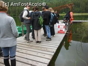 [P07] Lacul Sfânta Ana - Așteptarea la debarcader. » foto by iulianic
 - 
<span class="allrVoted glyphicon glyphicon-heart hidden" id="av1375331"></span>
<a class="m-l-10 hidden" id="sv1375331" onclick="voting_Foto_DelVot(,1375331,4197)" role="button">șterge vot <span class="glyphicon glyphicon-remove"></span></a>
<a id="v91375331" class=" c-red"  onclick="voting_Foto_SetVot(1375331)" role="button"><span class="glyphicon glyphicon-heart-empty"></span> <b>LIKE</b> = Votează poza</a> <img class="hidden"  id="f1375331W9" src="/imagini/loader.gif" border="0" /><span class="AjErrMes hidden" id="e1375331ErM"></span>