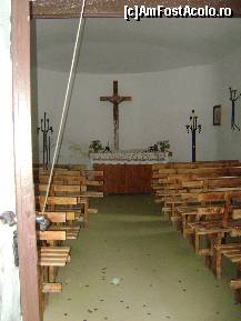[P25] Lacul Sf. Ana - Mlastina cu muschi, Tinovul Mohos - vedere din interiorul capelei, prin grilajul de la intrare; multe monede pe jos, la intrare sunt si mai multe » foto by biancuta
 - 
<span class="allrVoted glyphicon glyphicon-heart hidden" id="av227242"></span>
<a class="m-l-10 hidden" id="sv227242" onclick="voting_Foto_DelVot(,227242,4197)" role="button">șterge vot <span class="glyphicon glyphicon-remove"></span></a>
<a id="v9227242" class=" c-red"  onclick="voting_Foto_SetVot(227242)" role="button"><span class="glyphicon glyphicon-heart-empty"></span> <b>LIKE</b> = Votează poza</a> <img class="hidden"  id="f227242W9" src="/imagini/loader.gif" border="0" /><span class="AjErrMes hidden" id="e227242ErM"></span>