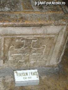 [P41] Biserica Domneasca - piatra de mormant a lui Vladislav Vlaicu, Crucea Cavalerilor Crucificati » foto by magdalena
 - 
<span class="allrVoted glyphicon glyphicon-heart hidden" id="av66218"></span>
<a class="m-l-10 hidden" id="sv66218" onclick="voting_Foto_DelVot(,66218,4208)" role="button">șterge vot <span class="glyphicon glyphicon-remove"></span></a>
<a id="v966218" class=" c-red"  onclick="voting_Foto_SetVot(66218)" role="button"><span class="glyphicon glyphicon-heart-empty"></span> <b>LIKE</b> = Votează poza</a> <img class="hidden"  id="f66218W9" src="/imagini/loader.gif" border="0" /><span class="AjErrMes hidden" id="e66218ErM"></span>