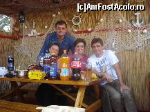 [P27] Cele 2 familii ce mi-au devenit bune prietene: sus, pepsi, jos de la stanga la dreapta:Diana, gazda, Mihaela, 'jumatatea' cea iubita a lui pepsi si Dan, 'jumatatea' iubita a Dianei, in foisorul decorat precum se vede, unde am pus de un BBQ de neuitat... » foto by ileanaxperta*
 - 
<span class="allrVoted glyphicon glyphicon-heart hidden" id="av144070"></span>
<a class="m-l-10 hidden" id="sv144070" onclick="voting_Foto_DelVot(,144070,4210)" role="button">șterge vot <span class="glyphicon glyphicon-remove"></span></a>
<a id="v9144070" class=" c-red"  onclick="voting_Foto_SetVot(144070)" role="button"><span class="glyphicon glyphicon-heart-empty"></span> <b>LIKE</b> = Votează poza</a> <img class="hidden"  id="f144070W9" src="/imagini/loader.gif" border="0" /><span class="AjErrMes hidden" id="e144070ErM"></span>