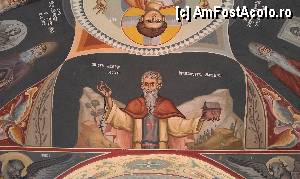 [P07] Pictura de la clopotniţa de intrare cu 'Sf. Cuvios Agapie', înteimeietorul mănăstirii Agapia Veche, jud. Neamţ.  » foto by traian.leuca †
 - 
<span class="allrVoted glyphicon glyphicon-heart hidden" id="av422393"></span>
<a class="m-l-10 hidden" id="sv422393" onclick="voting_Foto_DelVot(,422393,4213)" role="button">șterge vot <span class="glyphicon glyphicon-remove"></span></a>
<a id="v9422393" class=" c-red"  onclick="voting_Foto_SetVot(422393)" role="button"><span class="glyphicon glyphicon-heart-empty"></span> <b>LIKE</b> = Votează poza</a> <img class="hidden"  id="f422393W9" src="/imagini/loader.gif" border="0" /><span class="AjErrMes hidden" id="e422393ErM"></span>