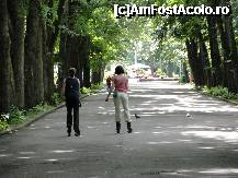 [P01] Pe aleea parcului Trivale adolescentii se plimba cu rolee » foto by dananecula*
 - 
<span class="allrVoted glyphicon glyphicon-heart hidden" id="av244507"></span>
<a class="m-l-10 hidden" id="sv244507" onclick="voting_Foto_DelVot(,244507,4219)" role="button">șterge vot <span class="glyphicon glyphicon-remove"></span></a>
<a id="v9244507" class=" c-red"  onclick="voting_Foto_SetVot(244507)" role="button"><span class="glyphicon glyphicon-heart-empty"></span> <b>LIKE</b> = Votează poza</a> <img class="hidden"  id="f244507W9" src="/imagini/loader.gif" border="0" /><span class="AjErrMes hidden" id="e244507ErM"></span>