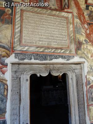 [P20] Ancadrament ușă și pisanie. » foto by tata123 🔱
 - 
<span class="allrVoted glyphicon glyphicon-heart hidden" id="av1192944"></span>
<a class="m-l-10 hidden" id="sv1192944" onclick="voting_Foto_DelVot(,1192944,4219)" role="button">șterge vot <span class="glyphicon glyphicon-remove"></span></a>
<a id="v91192944" class=" c-red"  onclick="voting_Foto_SetVot(1192944)" role="button"><span class="glyphicon glyphicon-heart-empty"></span> <b>LIKE</b> = Votează poza</a> <img class="hidden"  id="f1192944W9" src="/imagini/loader.gif" border="0" /><span class="AjErrMes hidden" id="e1192944ErM"></span>