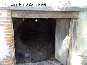 [P17] Ușa de acces în beci - Cula Drugănescu din Retevoiești.  » foto by tata123 🔱
 - 
<span class="allrVoted glyphicon glyphicon-heart hidden" id="av976801"></span>
<a class="m-l-10 hidden" id="sv976801" onclick="voting_Foto_DelVot(,976801,4219)" role="button">șterge vot <span class="glyphicon glyphicon-remove"></span></a>
<a id="v9976801" class=" c-red"  onclick="voting_Foto_SetVot(976801)" role="button"><span class="glyphicon glyphicon-heart-empty"></span> <b>LIKE</b> = Votează poza</a> <img class="hidden"  id="f976801W9" src="/imagini/loader.gif" border="0" /><span class="AjErrMes hidden" id="e976801ErM"></span>