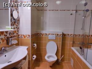 [P26] Baia apartamentului » foto by crismis
 - 
<span class="allrVoted glyphicon glyphicon-heart hidden" id="av1478990"></span>
<a class="m-l-10 hidden" id="sv1478990" onclick="voting_Foto_DelVot(,1478990,4223)" role="button">șterge vot <span class="glyphicon glyphicon-remove"></span></a>
<a id="v91478990" class=" c-red"  onclick="voting_Foto_SetVot(1478990)" role="button"><span class="glyphicon glyphicon-heart-empty"></span> <b>LIKE</b> = Votează poza</a> <img class="hidden"  id="f1478990W9" src="/imagini/loader.gif" border="0" /><span class="AjErrMes hidden" id="e1478990ErM"></span>