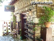 [P49] Magazin de vechituri , produse locale si diverse chestii ciudate plamadite de mesteri locali » foto by ionescunic
 - 
<span class="allrVoted glyphicon glyphicon-heart hidden" id="av237832"></span>
<a class="m-l-10 hidden" id="sv237832" onclick="voting_Foto_DelVot(,237832,4228)" role="button">șterge vot <span class="glyphicon glyphicon-remove"></span></a>
<a id="v9237832" class=" c-red"  onclick="voting_Foto_SetVot(237832)" role="button"><span class="glyphicon glyphicon-heart-empty"></span> <b>LIKE</b> = Votează poza</a> <img class="hidden"  id="f237832W9" src="/imagini/loader.gif" border="0" /><span class="AjErrMes hidden" id="e237832ErM"></span>